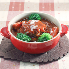 ジャンボマッシュルームの肉詰めシチュー