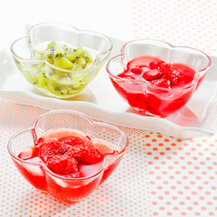 ヨーグルト　いちごのプリザーブ添え（病院食：デザート）