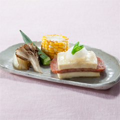 豆腐とランチョンミートの重ね焼き（病院食：主菜）