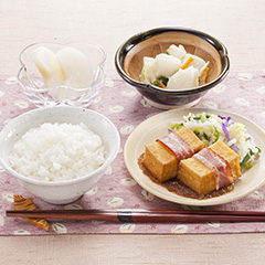 厚揚げのベーコンステーキ和風ソースメニュー