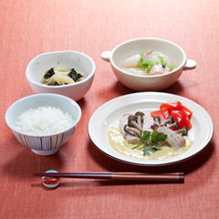 豚肉ときのこのソテーカレーソースメニュー