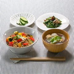 夏野菜とひき肉のごま味噌丼メニュー