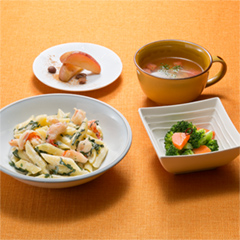 海老と春菊のクリームスープペンネメニュー