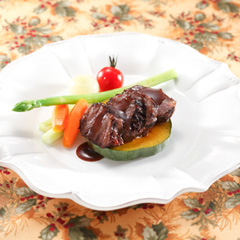 牛ほほ肉の赤ワイン煮