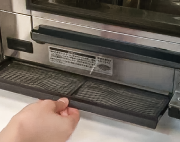 エアフィルターを取り付ける