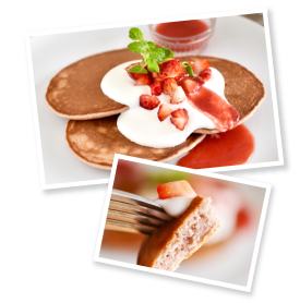 レッドパールのピュレをパンケーキの生地に混ぜ込み、ソースにも使用。果肉の中心近くまで赤いため、鮮やかな色合いが楽しめるのも魅力のひとつ。