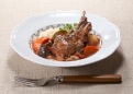 写真：ラムチョップのトマト煮　クスクス添え