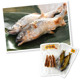 柑橘の香りが際立つ塩焼きは生臭さがほとんどなく、鮎初心者にもおすすめ。また、川魚に馴染みのない方にも手軽に食べて欲しいと「柑味鮎ジャーキー」と「柑味鮎の一夜干し」を開発中だ。